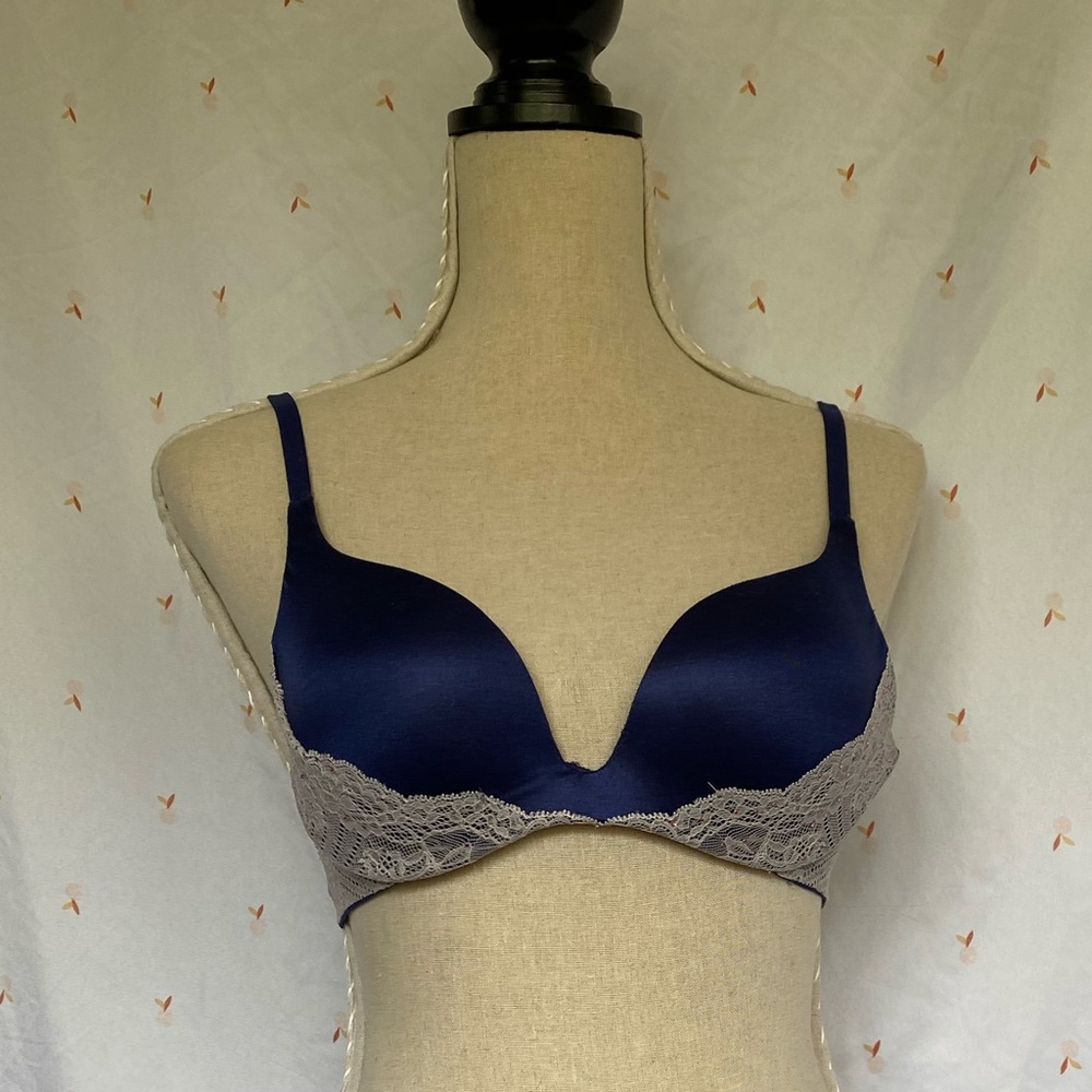 Victoria’s Secret bra, size 34b